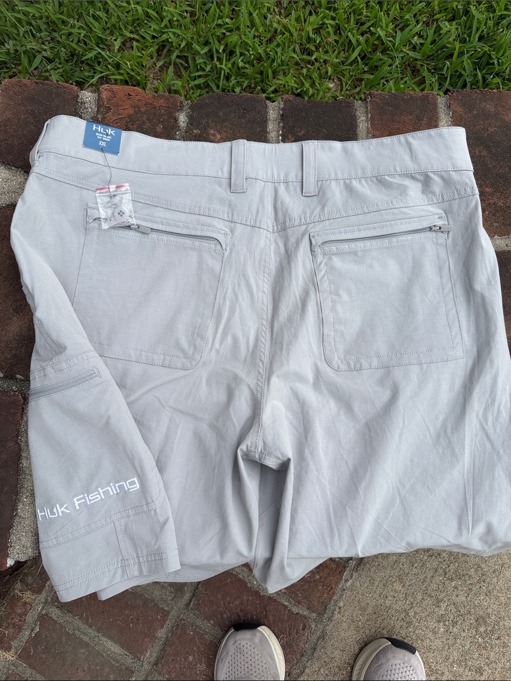 Huk Light khaki Men's Fishing Shorts size XXL new with tags - Picture 4 of 4